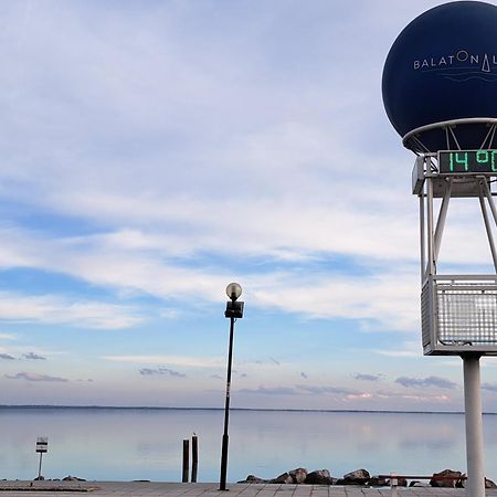 Malibu Apartment Balaton North Balatonalmadi Bagian luar foto