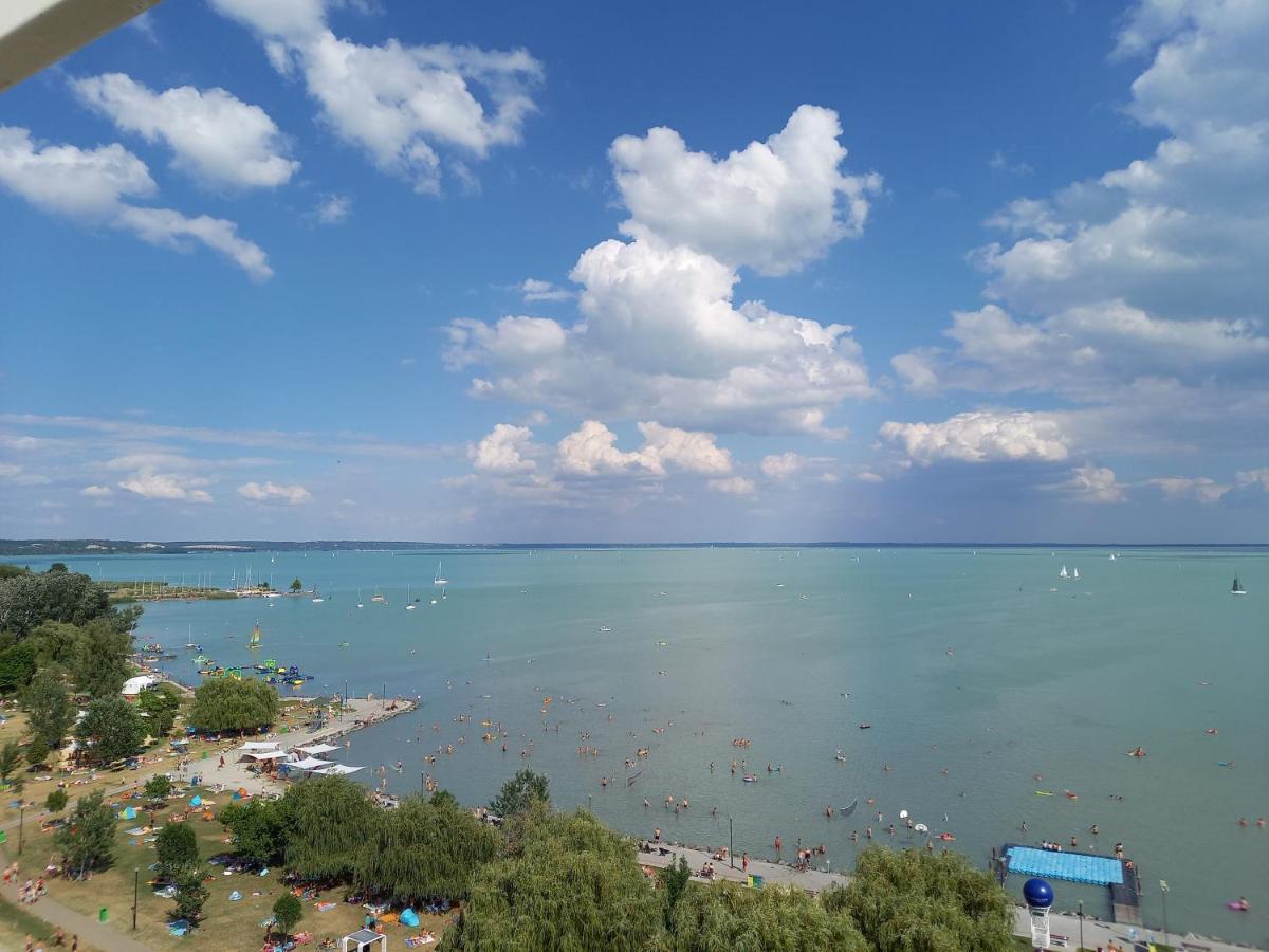 Malibu Apartment Balaton North Balatonalmadi Bagian luar foto