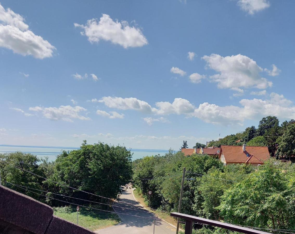Malibu Apartment Balaton North Balatonalmadi Bagian luar foto