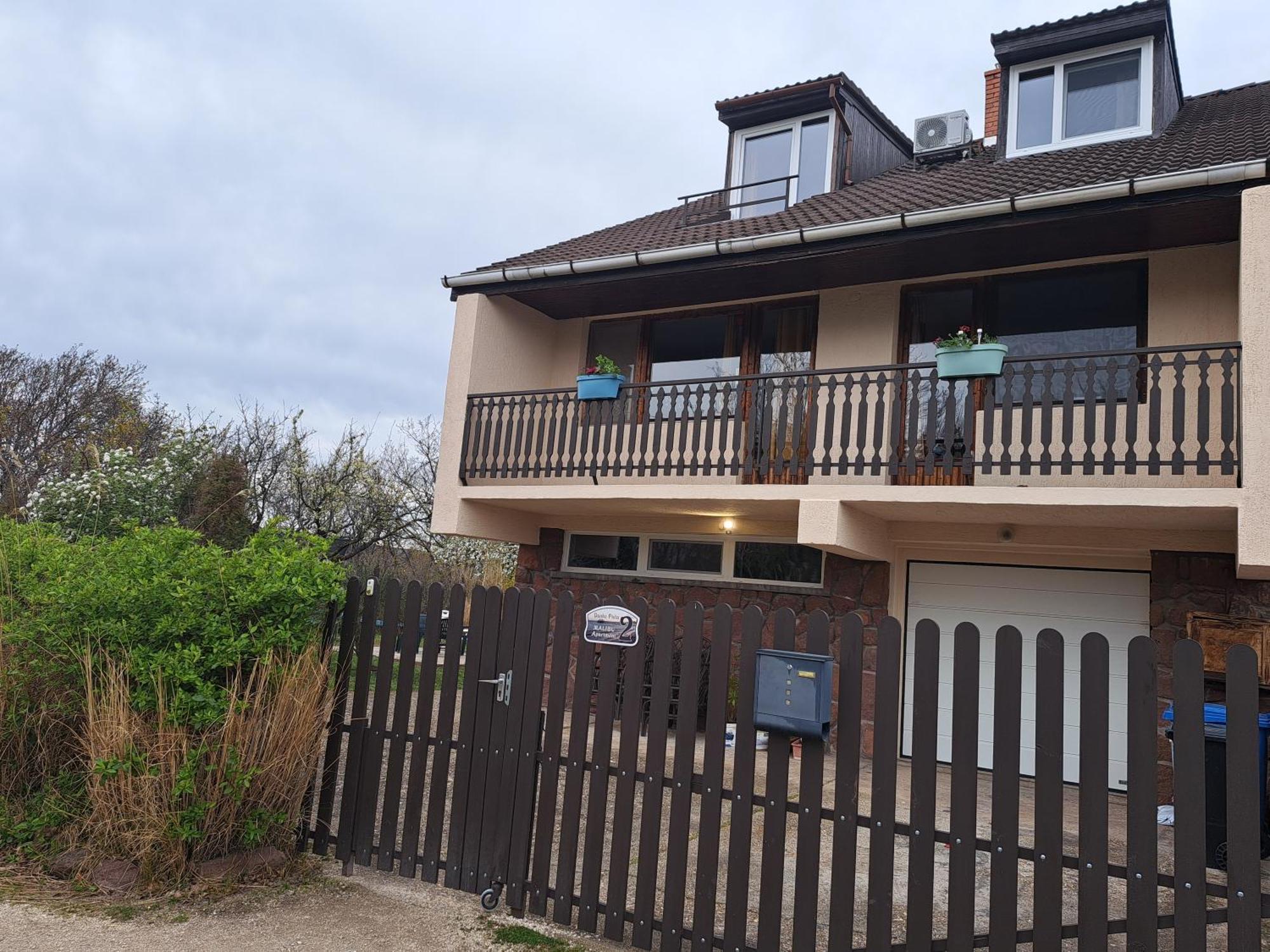 Malibu Apartment Balaton North Balatonalmadi Bagian luar foto